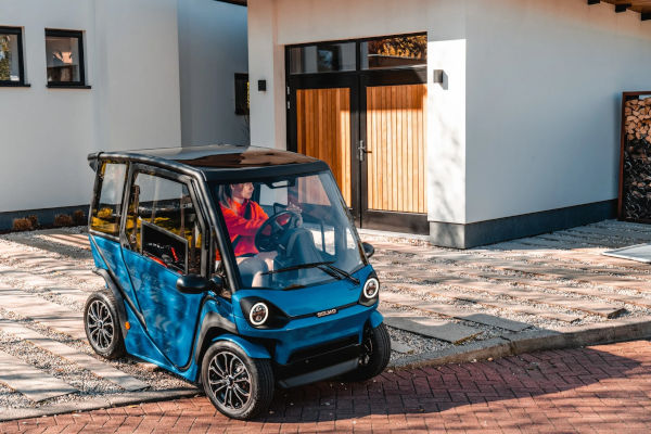 Squad Mobility Unveils The Squad Two-Seater EV With A Solar Roof, 100km Range