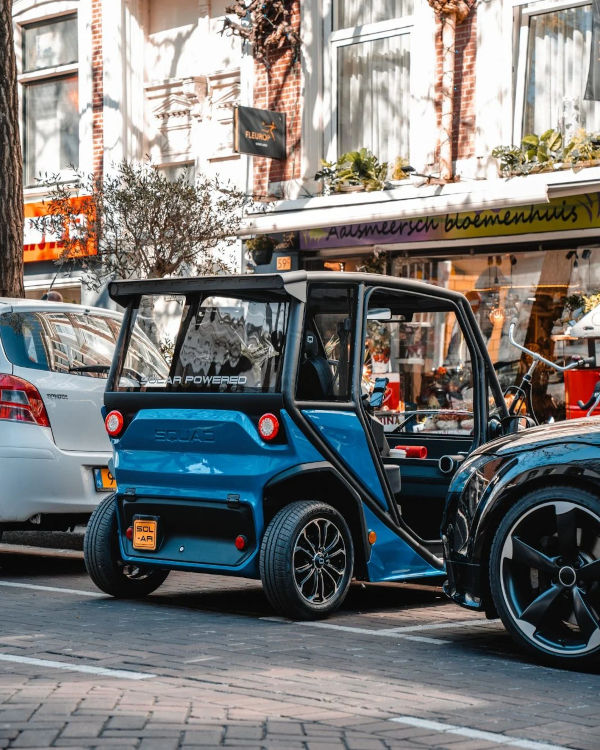 Squad Mobility Unveils The Squad Two-Seater EV With A Solar Roof, 100km Range