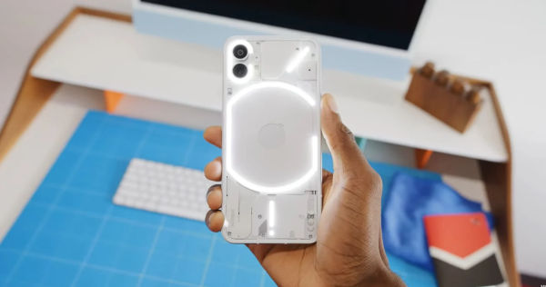 Nothing Phone (1) Hands-On Video Reveals