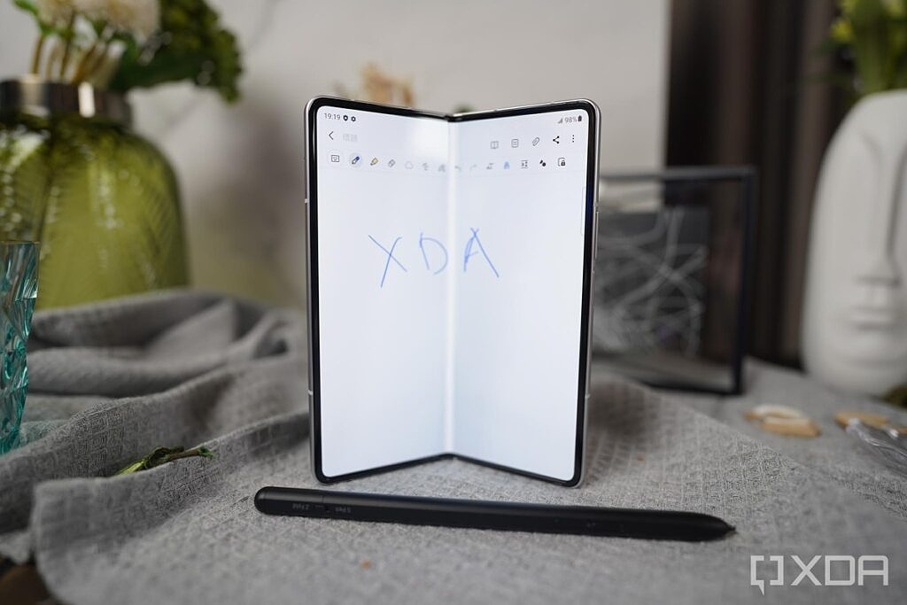 Best Foldable Phones that you can buy in 2022